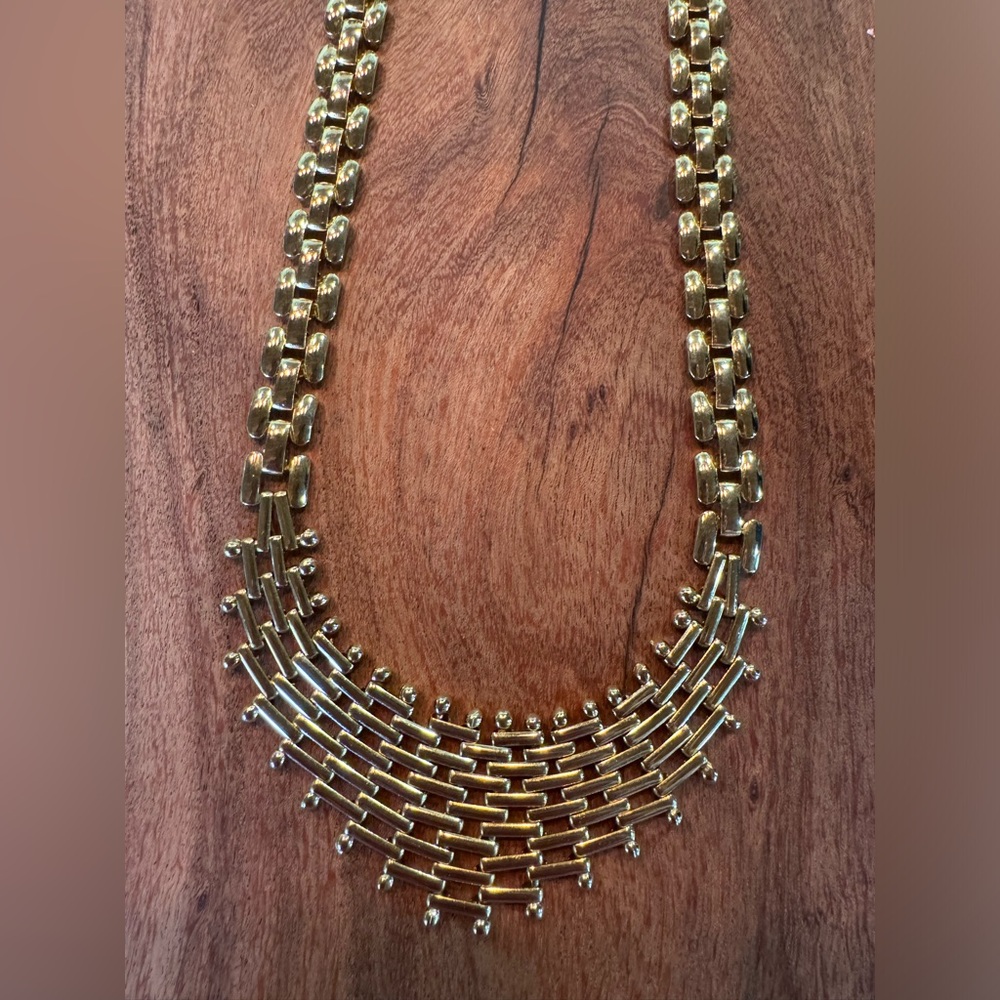 Elegant Gold Necklace for Women - Picture 2 of 6